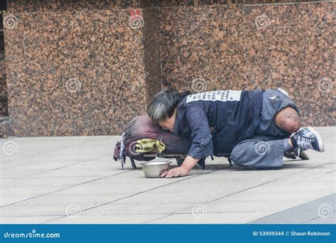 are there beggars in china